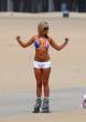 danielle_lloyd_rolerblades_big.jpg