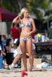 laura_vandervoort_bikini_reef_8_big.jpg