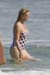 goldie_hawn_swimsuit_4_big.jpg