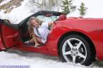 red_corvette_snow_stuck_012.jpg