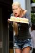 sophie_monk_bday_cake_7.jpg