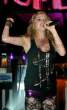 kesha-paris-club01251003.jpg