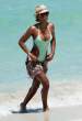 kelly_rowland_swimsuit_out_2.jpg