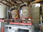 Destilacija secerne trske-Grenada.JPG