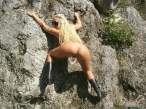 pamela_sandersin_nude_rock_climbing_016.jpg