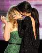 sandra-bullock-and-scarlett-liplock-004.jpg