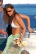 kate_middleton_bikini_action_4.jpg