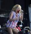 85903_KeshaKehaSebertScaryonstageinSydneyMAR_12_2011HQx71_123_557lo.jpg