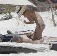 Kate_Bosworth_Bikini_Candids_on_the_Beach_in_Mexico_April_10_2011_08.jpg