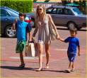 245472784_leann_rimes_toy_shopping_jake_mason_02_122_157lo.jpg