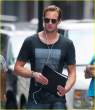 alexander-skarsgard-repeat-outfit-offender-04.jpg
