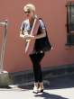 JanuaryJones2011_08_25_atayogaclassinLosFeliz3.jpg