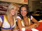 nfl-cheerleaders-cleavage-102.jpg