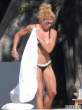 torrie-wilson-black-bikini-miami-03-435x580.jpg