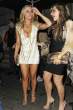amanda_harrington_boobage_3.jpg