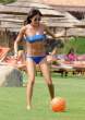 elisabetta_gregoraci_back_soccer_bikini_6.jpg