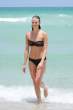 julie_henderson_bikini_beach_9.jpg