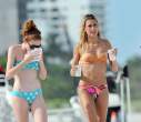 hailey_baldwin_daughter_bikini_5.jpg