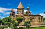 800px-Ejmiadzin_Cathedral2.jpg