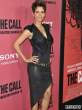 halle-berry-low-cut-top-at-the-call-la-moview-premiere-03-435x580.jpg