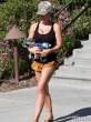 kendra-wilkinson-flashing-cleavage-and-legs-06-435x580.jpg