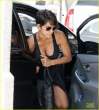 halle-berry-pregnancy-glowing-fabric-shopping-02_002.jpg