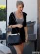 taylor-swift-shows-off-legs-in-tiny-black-shorts-01-435x580.jpg