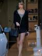 taylor-swift-shows-off-legs-in-tiny-black-shorts-04-435x580.jpg