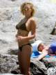 Lara-Bingle-Shows-Off-Her-Bikini-Body-in-Capri-Italy-04-435x580.jpg