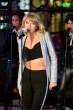 taylor-swift-at-new-year-s-eve-2015-in-nyc_2.jpg